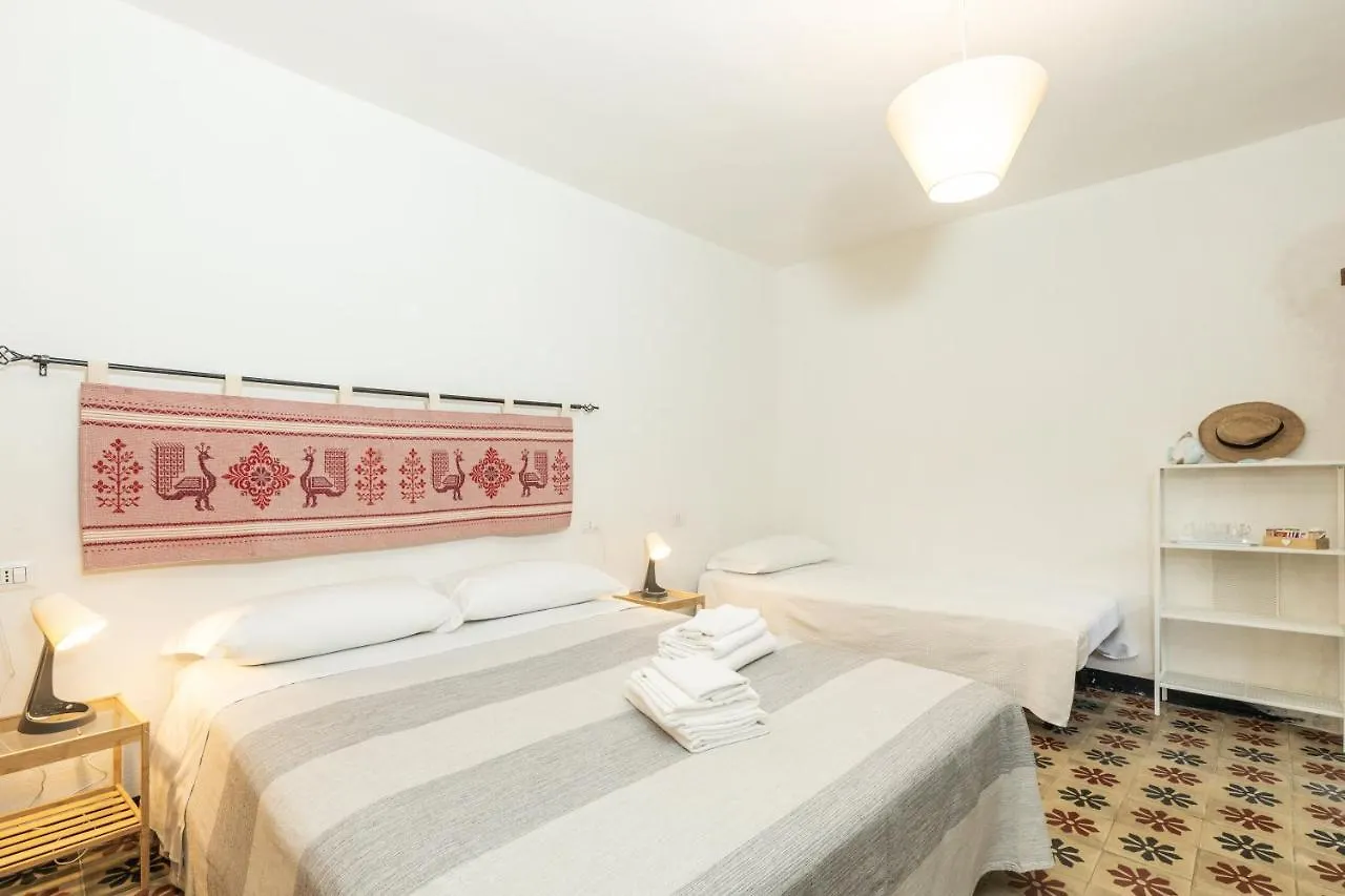 Konukevi La Torre Dei Colombo Otel Baunei